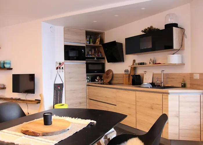 Eterlous - Location: Exceptionnel De 55 M2 Dans Le Centre, Renovation De Gamme Mae-9026 * Val Thorens