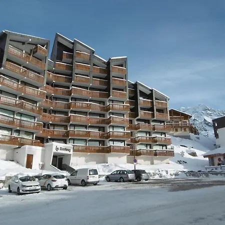 Appartement Résidence Eterlous - Location: Exceptionnel De 55 M2 Dans Le Centre, Rénovation De Gamme Mae-9026